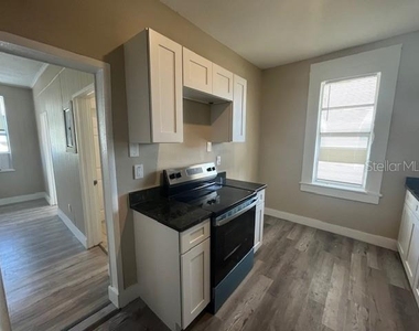 2702 N Florida Avenue - Photo Thumbnail 10