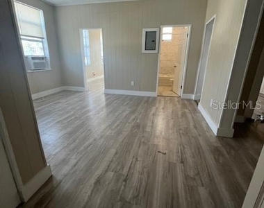2702 N Florida Avenue - Photo Thumbnail 1