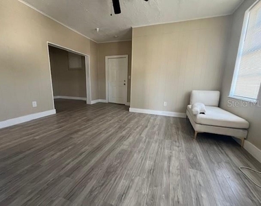 2702 N Florida Avenue - Photo Thumbnail 6