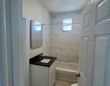 2702 N Florida Avenue - Photo Thumbnail 12