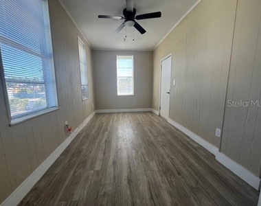 2702 N Florida Avenue - Photo Thumbnail 4