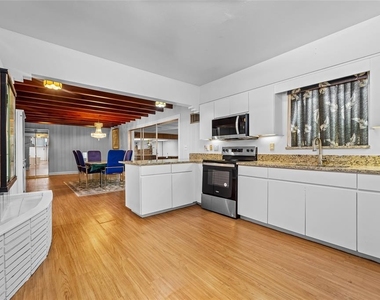 2505 E 19th Avenue - Photo Thumbnail 11
