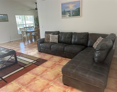 2004 Hemingway Avenue - Photo Thumbnail 6