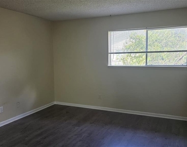 6328 Newtown Circle - Photo Thumbnail 1