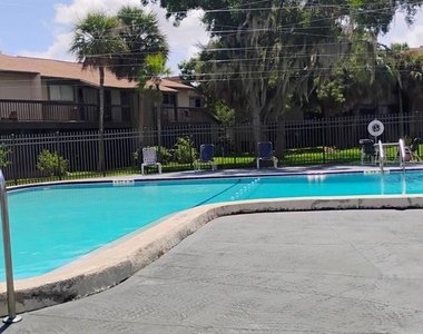 6328 Newtown Circle - Photo Thumbnail 9