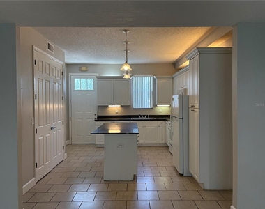 2017 Grand Oak Drive - Photo Thumbnail 7
