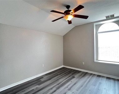 143 Vizcay Way - Photo Thumbnail 30