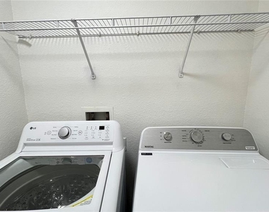 143 Vizcay Way - Photo Thumbnail 24