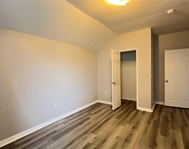 143 Vizcay Way - Photo Thumbnail 38
