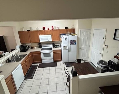 1121 Seton Hall Court - Photo Thumbnail 7