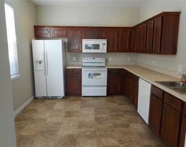 3911 Pemberly Pines Circle - Photo Thumbnail 2