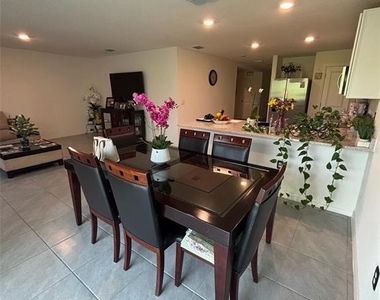 316 W Fairways View Drive - Photo Thumbnail 7