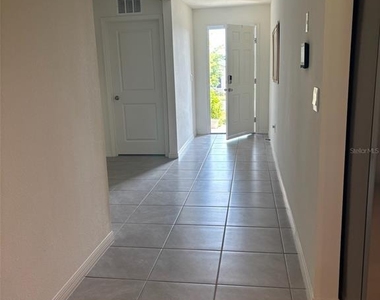 316 W Fairways View Drive - Photo Thumbnail 10