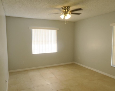 1513 Sophie Boulevard - Photo Thumbnail 7