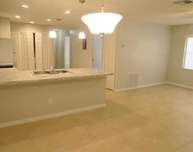 1513 Sophie Boulevard - Photo Thumbnail 3