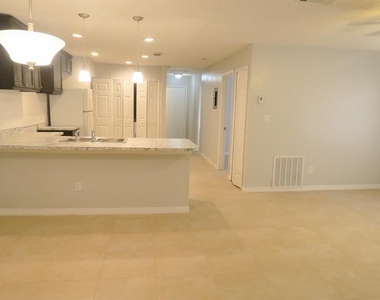 1513 Sophie Boulevard - Photo Thumbnail 2