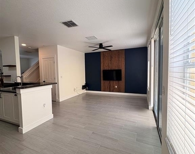 6318 Westcott Cove Boulevard - Photo Thumbnail 10