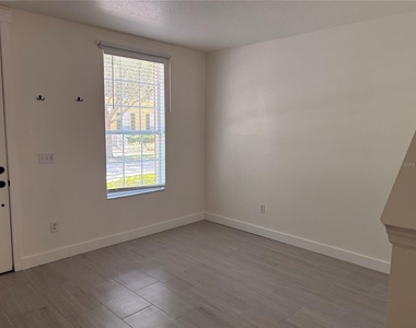 6318 Westcott Cove Boulevard - Photo Thumbnail 2