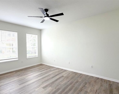 203 Madison Circle - Photo Thumbnail 13