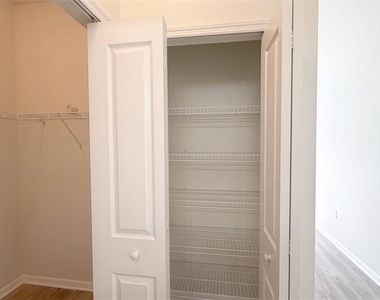 203 Madison Circle - Photo Thumbnail 38