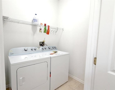 203 Madison Circle - Photo Thumbnail 20