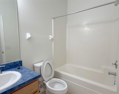 203 Madison Circle - Photo Thumbnail 40