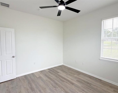 203 Madison Circle - Photo Thumbnail 31