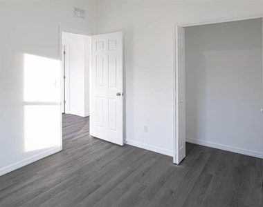 561 Wildmer Road Sw - Photo Thumbnail 12