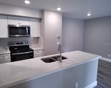 3024 Parkway Boulevard - Photo Thumbnail 3