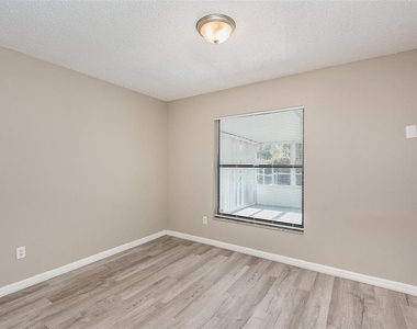 3846 Long Grove Lane - Photo Thumbnail 17
