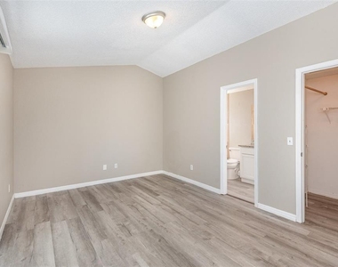 3846 Long Grove Lane - Photo Thumbnail 11