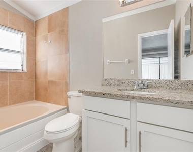 3846 Long Grove Lane - Photo Thumbnail 13