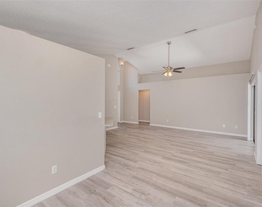 3846 Long Grove Lane - Photo Thumbnail 6