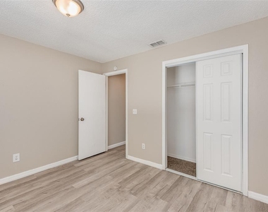 3846 Long Grove Lane - Photo Thumbnail 18