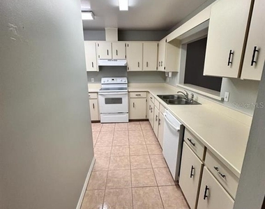 505 Bristol Drive - Photo Thumbnail 6