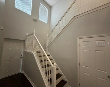 6025 Ne Apollos Corner Way - Photo Thumbnail 2
