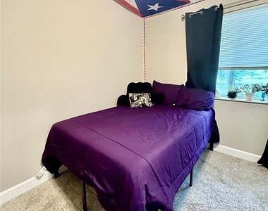 217 Kelly Street S - Photo Thumbnail 14