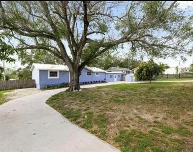 217 Kelly Street S - Photo Thumbnail 22