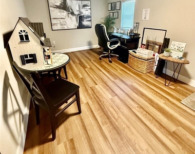 217 Kelly Street S - Photo Thumbnail 17