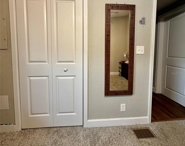 217 Kelly Street S - Photo Thumbnail 16
