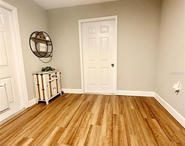 217 Kelly Street S - Photo Thumbnail 19