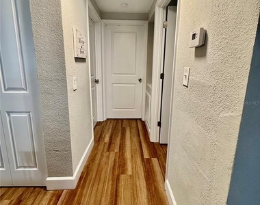 217 Kelly Street S - Photo Thumbnail 10