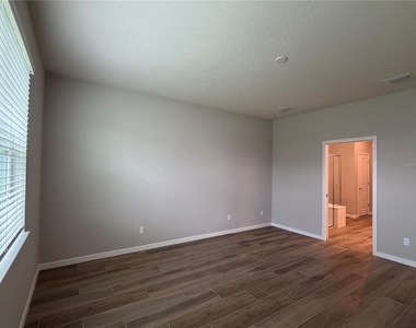2610 Autumn Peace Dr - Photo Thumbnail 7