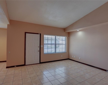 492 Tamarack Street - Photo Thumbnail 6
