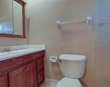 492 Tamarack Street - Photo Thumbnail 11