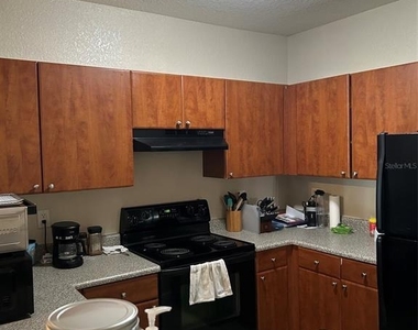 304 E South Street - Photo Thumbnail 2