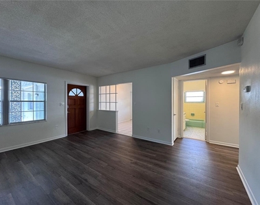 807 Vassar Street - Photo Thumbnail 21