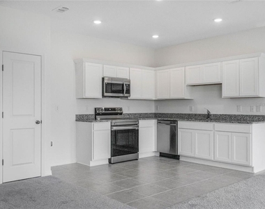 130 Mandovi St - Photo Thumbnail 8
