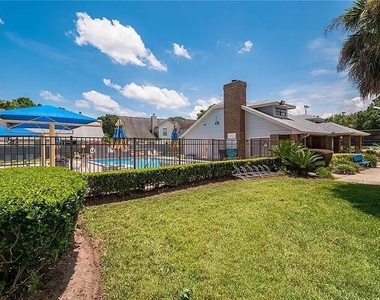 3161 Berridge Lane - Photo Thumbnail 4