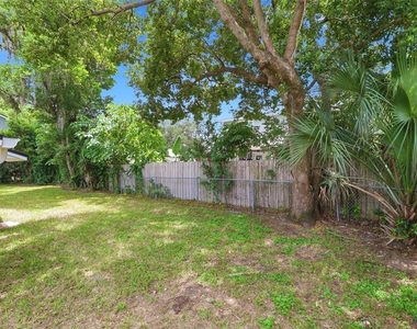 2704 E Jefferson Street - Photo Thumbnail 24